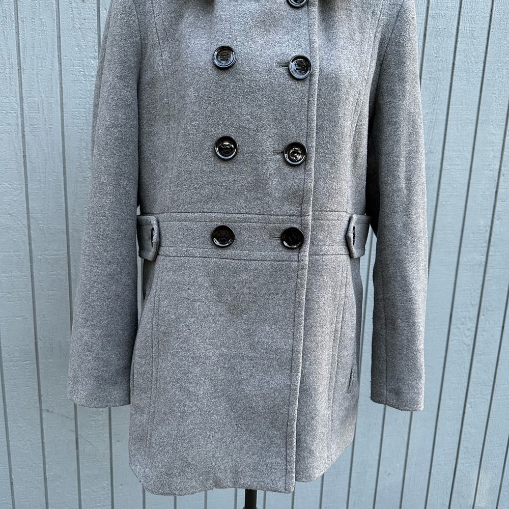 Cute Fitted Grey Coat - Picture 2 of 9